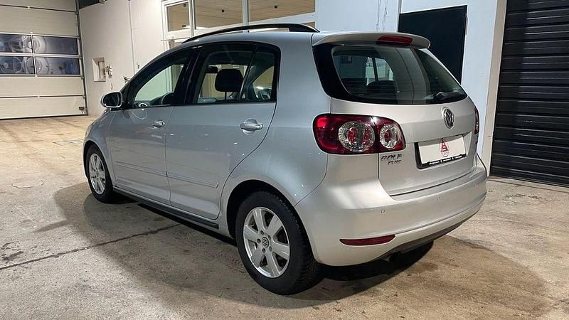 Gebraucht VW Golf VI 105 PS (77 kW) 2011 Silber Kleinwagen