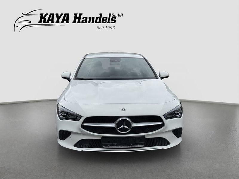 Gebraucht Mercedes CLA200 Urban 150 PS (110 kW) 2021 Polarweiss Coupé