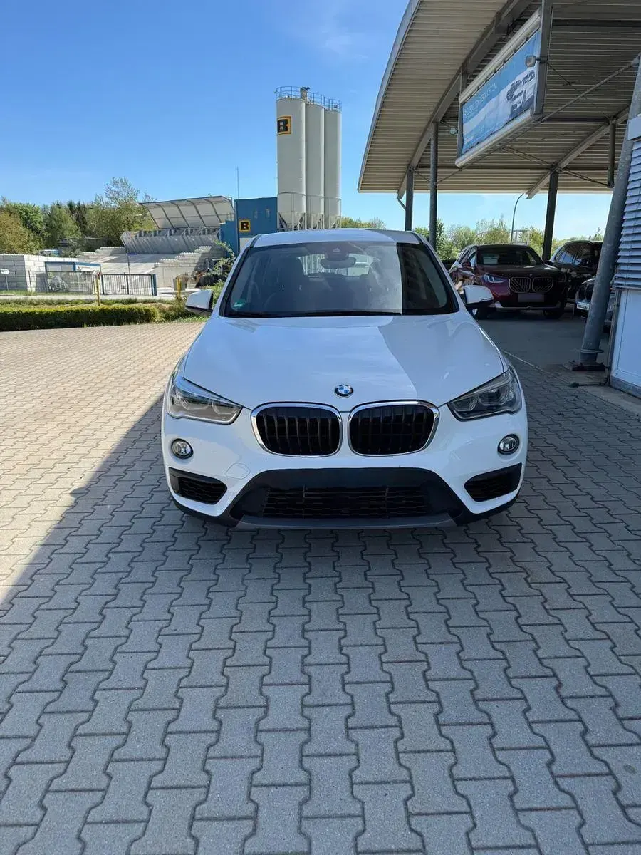 Gebraucht BMW X1 Advantage 190 PS (139 kW) 2016 Weiß SUV