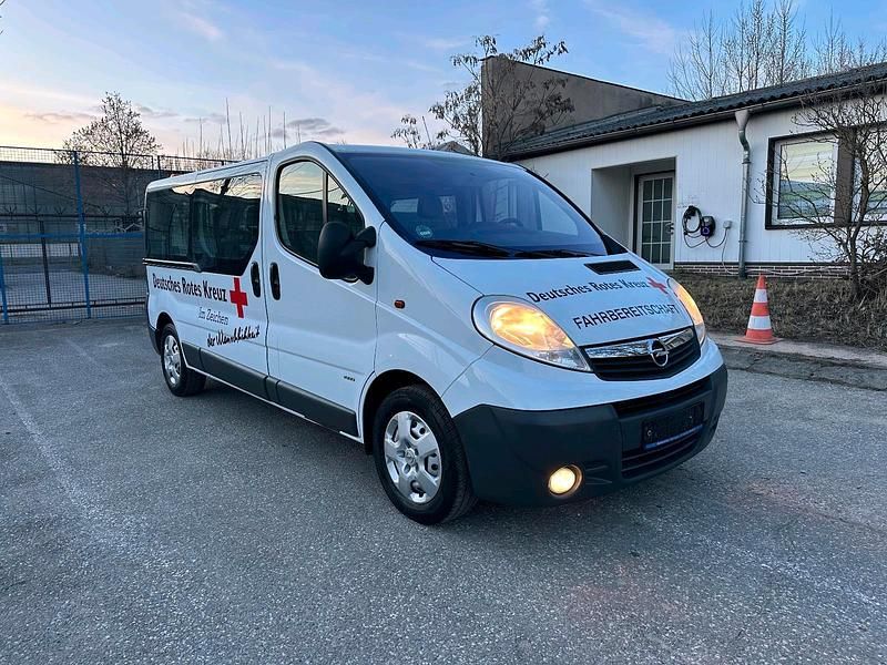 Gebraucht Opel Vivaro 94 PS (69 kW) 2013 Weiß Van / Kleinbus