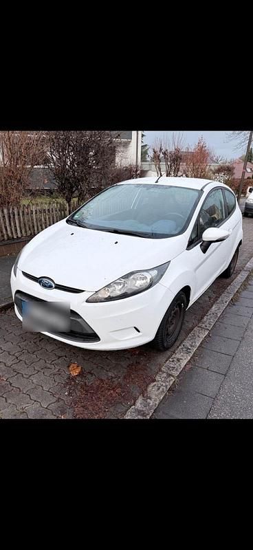 Weiß Gebraucht 2009 Ford Fiesta Kleinwagen | 1.920 € - Bild 1/4