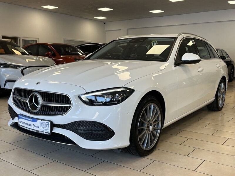 Weiß Gebraucht 2023 Mercedes C300e Avantgarde Kombi | 35.800 € (Superpreis) - Bild 1/4