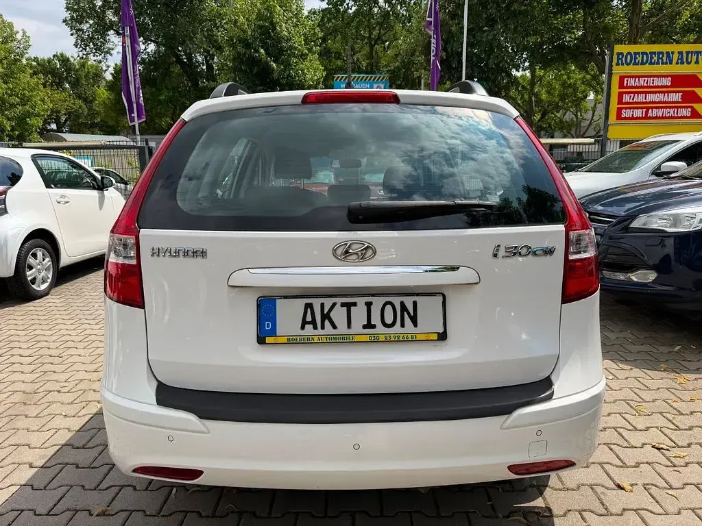 Gebraucht Hyundai i30 Classic 109 PS (80 kW) 2012 Weiß Kombi