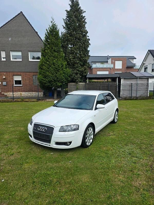 Weiß Gebraucht 2008 Audi A3 S-Line Kleinwagen | 4.550 € (Guter Preis) - Bild 1/4