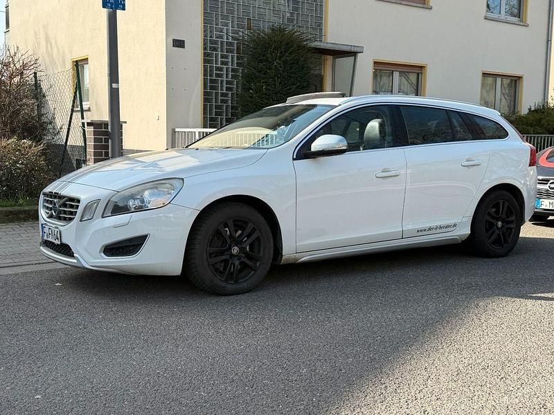 Gebraucht Volvo V60 Summum 215 PS (158 kW) 2011 Weiß Kombi