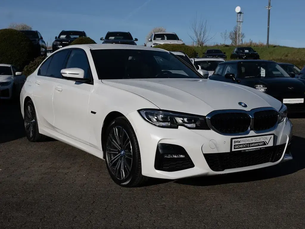 Gebraucht BMW 320 M Sport 204 PS (150 kW) 2021 Weiß Limousine