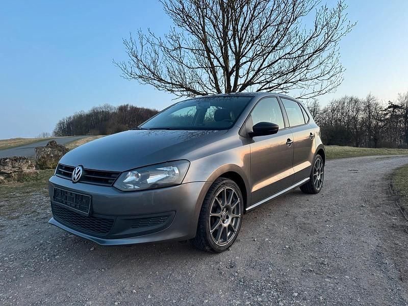 Gebraucht VW Polo 69 PS (50 kW) 2011 Grau Kleinwagen