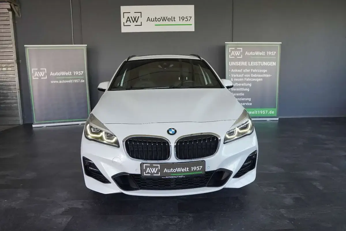 Gebraucht BMW 220 Gran Tourer M Sport 190 PS (139 kW) 2022 Weiß Van / Kleinbus