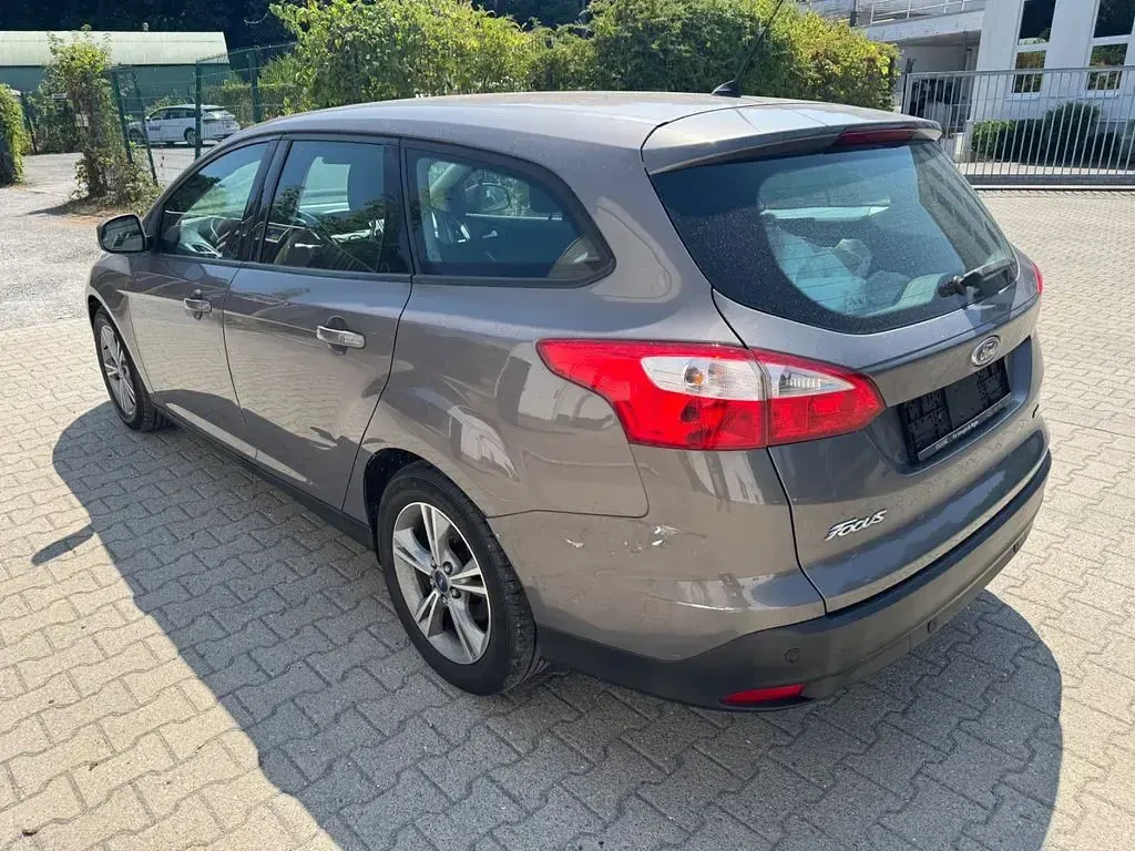 Gebraucht Ford Focus Business Edition 101 PS (74 kW) 2014 Braun Limousine