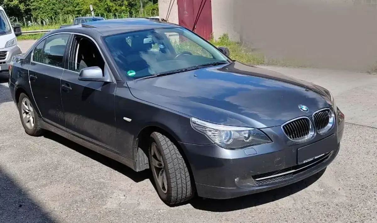 Gebraucht BMW 523 190 PS (139 kW) 2009 Grau Limousine
