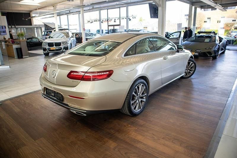 Gebraucht Mercedes E200 184 PS (135 kW) 2017 Gold Coupé