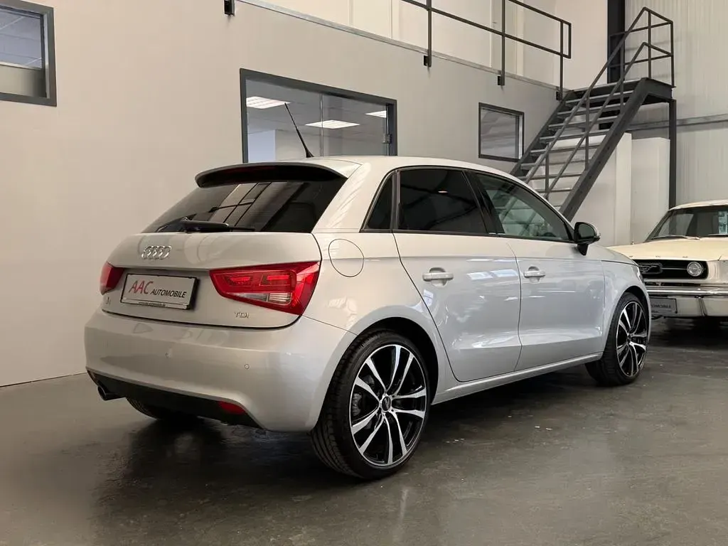 Gebraucht Audi A1 Sportback Ambition 90 PS (66 kW) 2013 Silber Kleinwagen