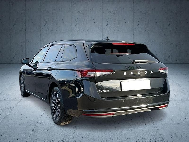 Gebraucht Skoda Superb Selection 150 PS (110 kW) 2025 Onyxschwarz metallic Kombi