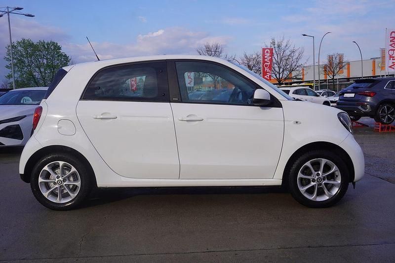 Gebraucht Smart ForFour Basis 90 PS (66 kW) 2019 Weiß Kleinwagen