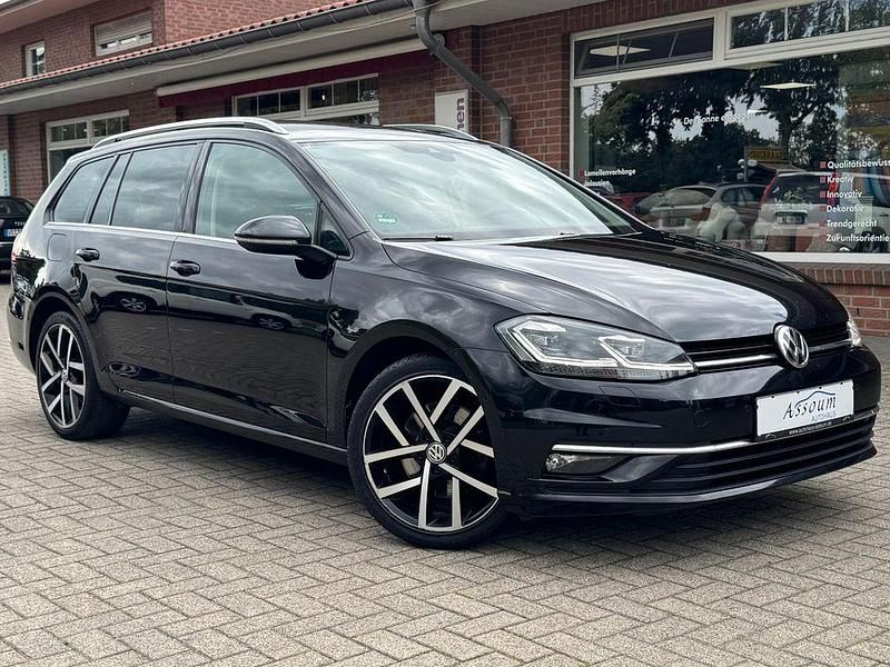 Schwarz Gebraucht 2017 VW Golf VII Highline Kombi | 10.999 € (Etwas zu teuer) - Bild 1/4