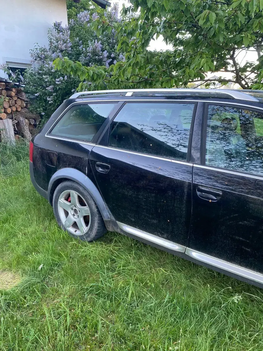 Gebraucht Audi A6 Allroad 180 PS (132 kW) 2001 Schwarz Kombi
