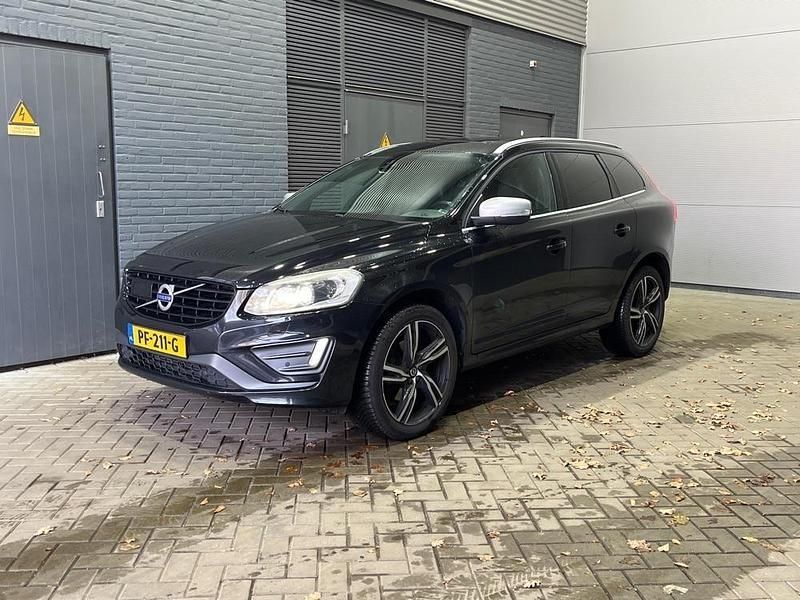 Gebraucht Volvo XC60 R-Design 190 PS (139 kW) 2016 Schwarz SUV
