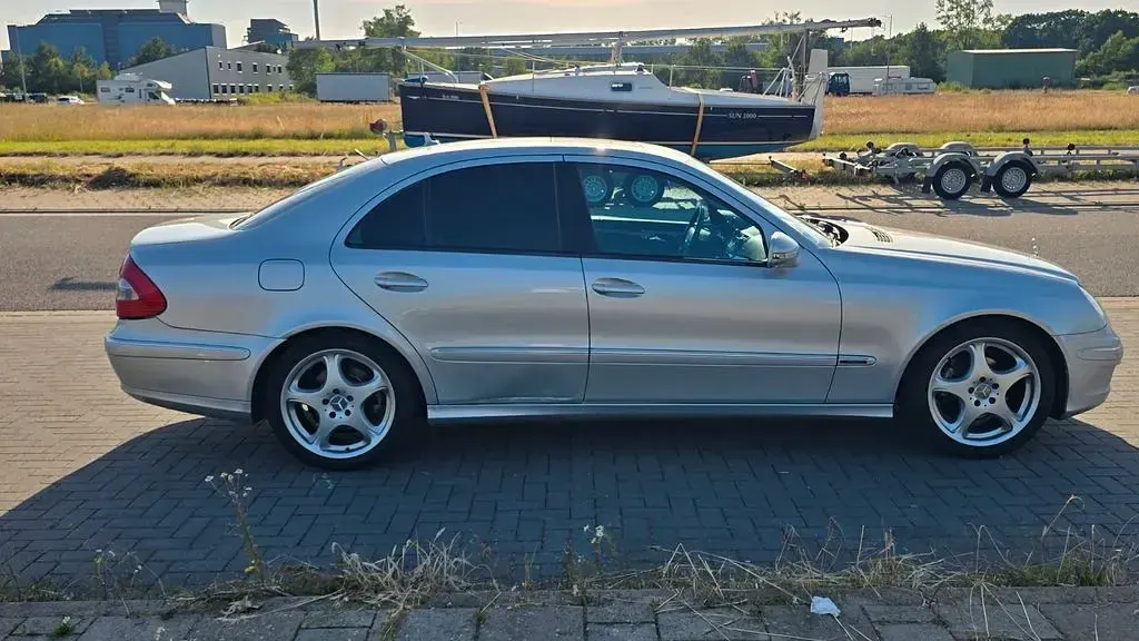 Gebraucht Mercedes E200 Avantgarde 184 PS (135 kW) 2008 Silber Limousine