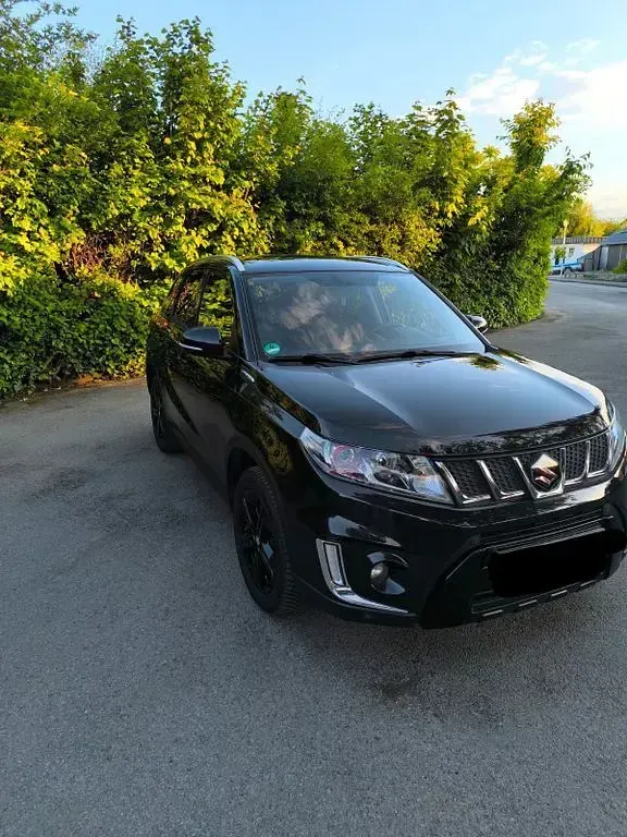 Begagnad Suzuki Vitara 140 HK (102 kW) 2018 Svart SUV