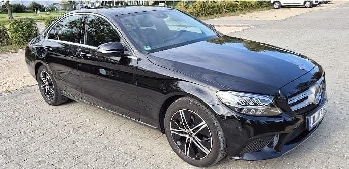 Schwarz Gebraucht 2021 Mercedes C180 Limousine | 23.900 € (Guter Preis) - Bild 1/4