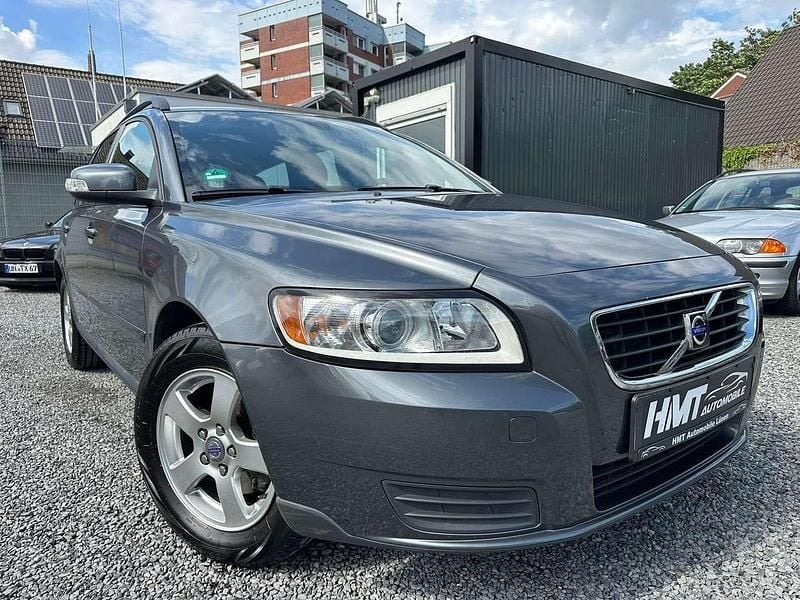 Grau Gebraucht 2008 Volvo V50 Kombi | 5.900 € (Teuer) - Bild 1/4