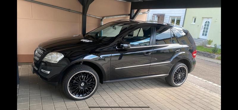 Gebraucht Mercedes ML350 231 PS (169 kW) 2011 Schwarz SUV