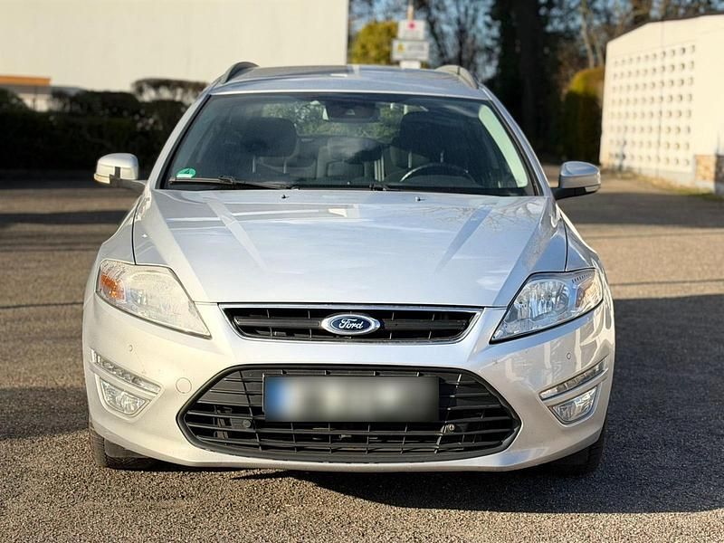 Gebraucht Ford Mondeo 140 PS (102 kW) 2013 Silber Kombi
