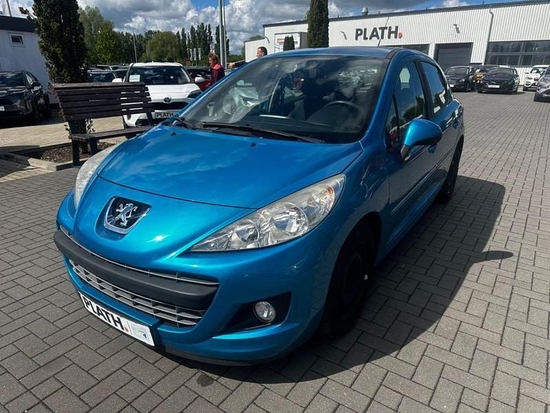 Gebraucht Peugeot 207 Tendance 95 PS (69 kW) 2010 Blau Kleinwagen