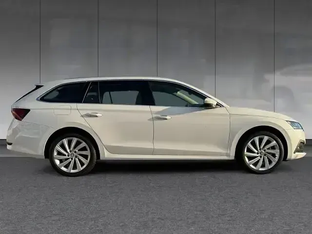 Gebraucht Skoda Octavia Style 204 PS (150 kW) 2021 Weiß Kombi