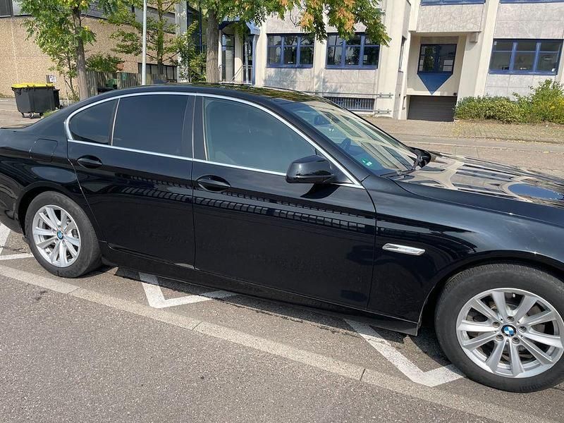 Gebraucht BMW 520 184 PS (135 kW) 2011 Schwarz Limousine