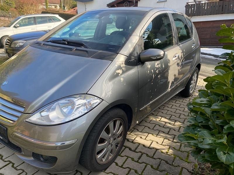 Beige Gebraucht 2007 Mercedes 200 Kombi | 1.800 € (Fairer Preis) - Bild 1/4
