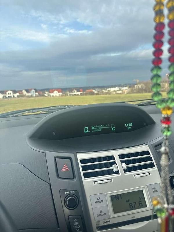 Gebraucht Toyota Yaris 68 PS (50 kW) 2005 Limousine