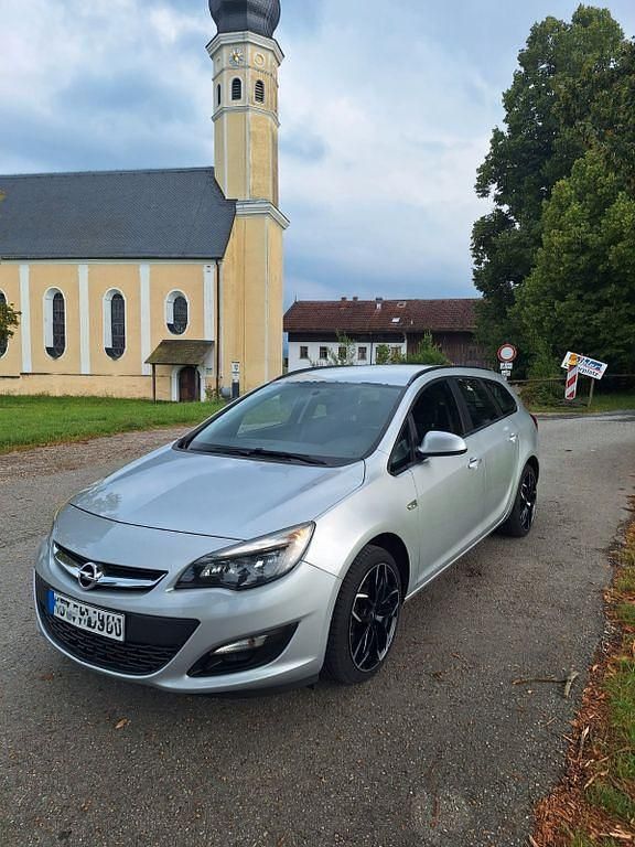 Silber Gebraucht 2014 Opel Astra Eco Limousine | 3.000 € (Superpreis) - Bild 1/4