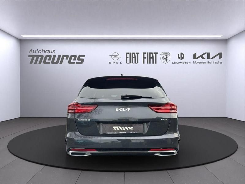 Gebraucht Kia Ceed Sportswagon Platinum 141 PS (103 kW) 2022 Grau Kombi