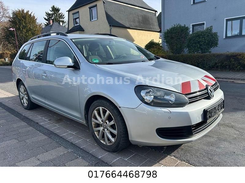 Silber Gebraucht 2012 VW Golf VI Comfortline Kleinwagen | 2.199 € (Guter Preis) - Bild 1/4