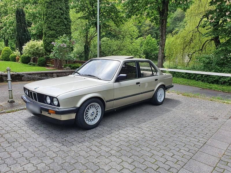 Gebraucht BMW 325 122 PS (89 kW) 1985 Beige Limousine