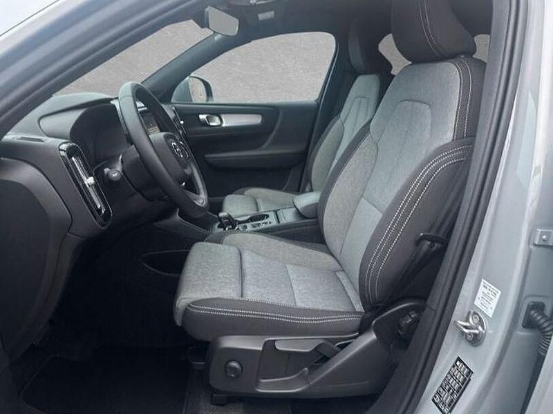 Gebraucht Volvo XC40 Core 163 PS (119 kW) 2024 Vapour grey SUV