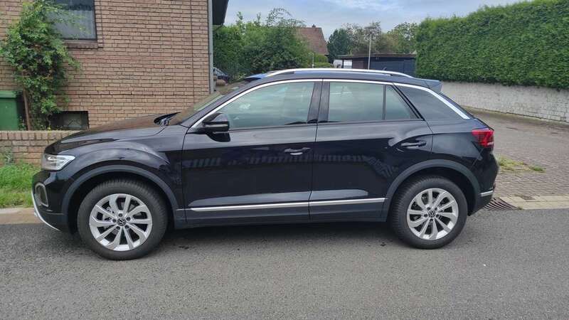 Schwarz Gebraucht 2022 VW T-Roc Style SUV | 26.300 € (Etwas zu teuer) - Bild 1/4