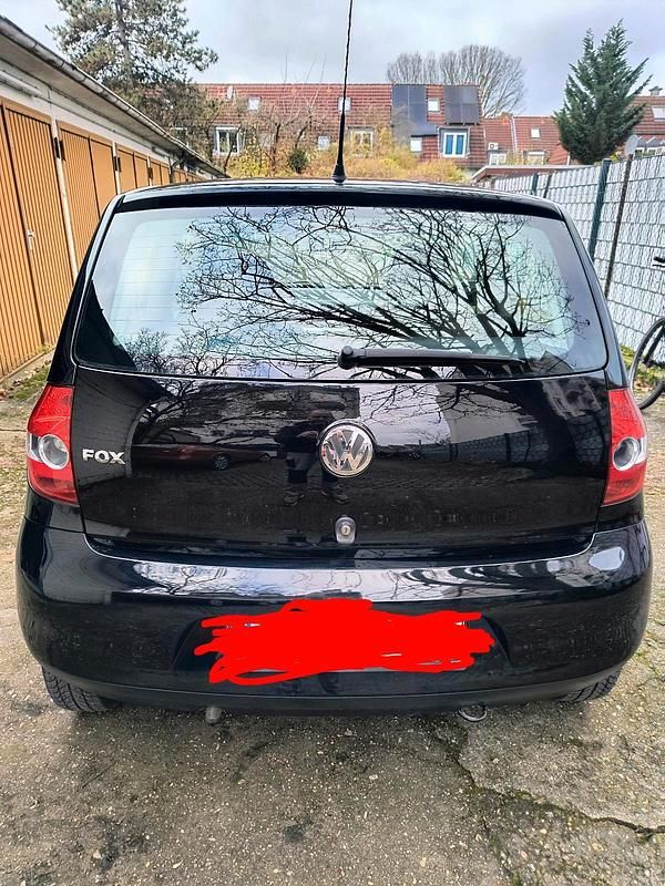 Gebraucht VW Fox 54 PS (39 kW) 2009 Schwarz Kleinwagen
