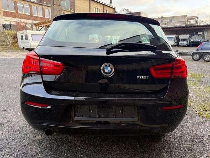 Gebraucht BMW 118 Advantage 136 PS (100 kW) 2017 Schwarz Kleinwagen