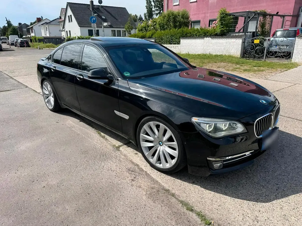 Gebraucht BMW 730 258 PS (189 kW) 2012 Schwarz Limousine