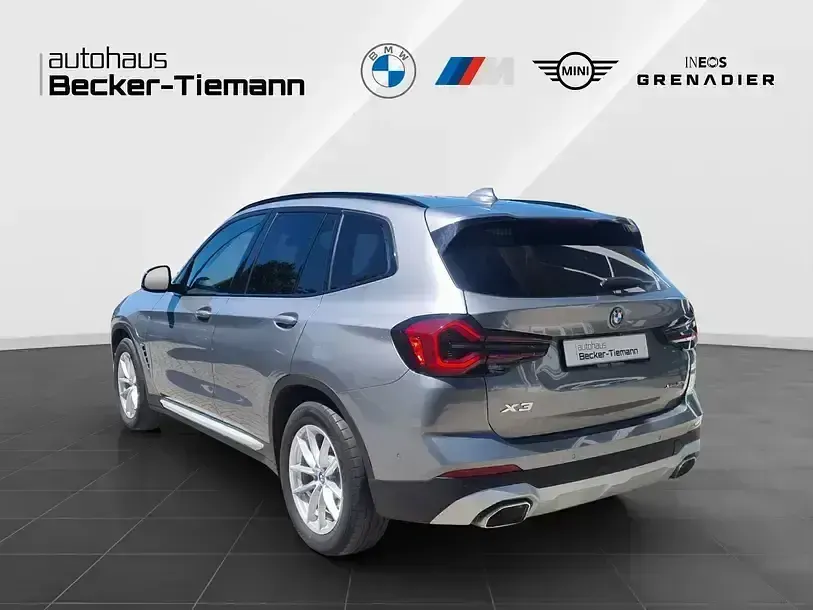 Gebraucht BMW X3 Sport Line 184 PS (135 kW) 2023 Skyscraper grau SUV