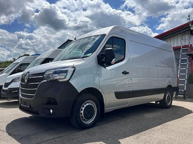 Silber Gebraucht 2023 Renault Master Van | 23.900 € (Guter Preis) - Bild 1/4