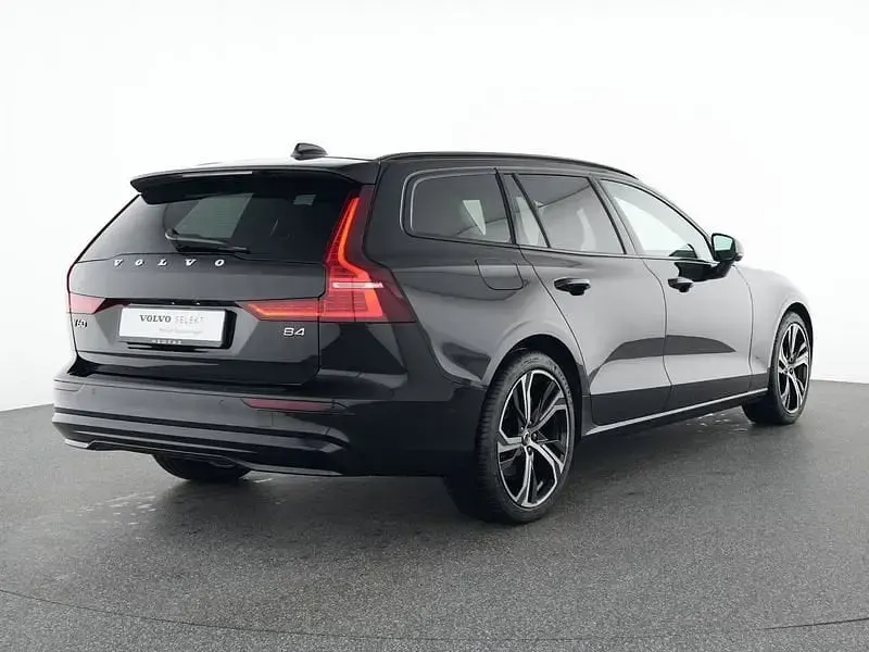 Używany Volvo V60 Plus 197 KM (144 kW) 2025 Czarny Kombi