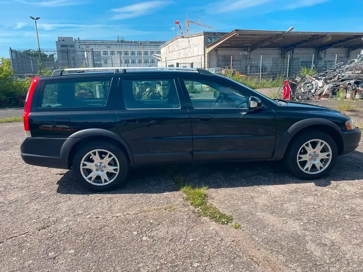 Gebraucht Volvo XC70 185 PS (136 kW) 2007 Schwarz Kombi