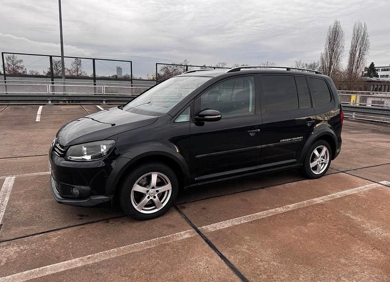 Gebraucht VW Touran Cross 150 PS (110 kW) 2011 Schwarz Van / Kleinbus