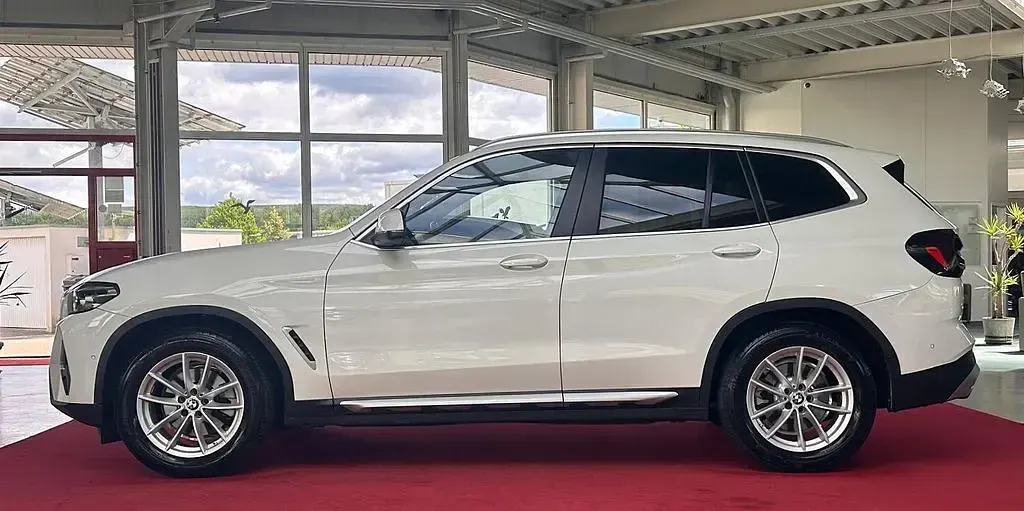 Gebraucht BMW X3 Performance 184 PS (135 kW) 2023 Alpinweiss iii SUV