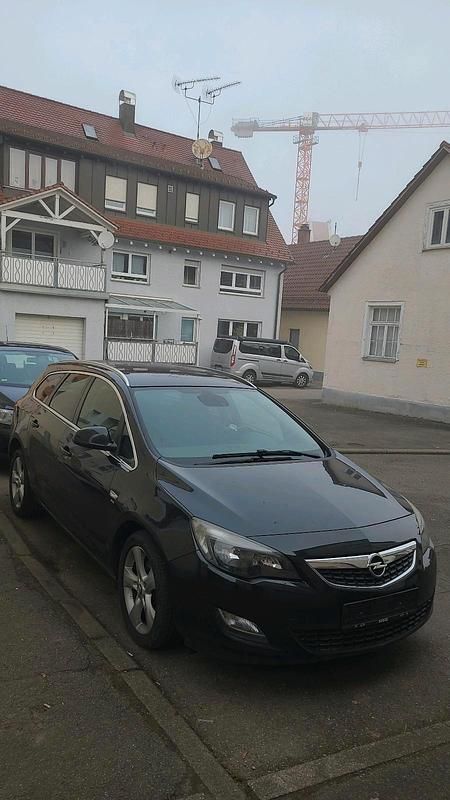 Second-hand Opel Astra 165 CP (121 kW) 2012 Break