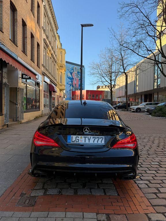 Gebraucht Mercedes CLA220 AMG line 177 PS (130 kW) 2015 Schwarz Limousine