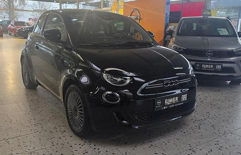 Gebraucht Fiat 500e 86 kW (118 PS) 2023 Schwarz Limousine